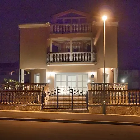 Apartment Vukadin Pula Exterior photo