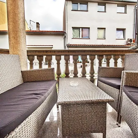 Apartment Vukadin Pula Exterior photo