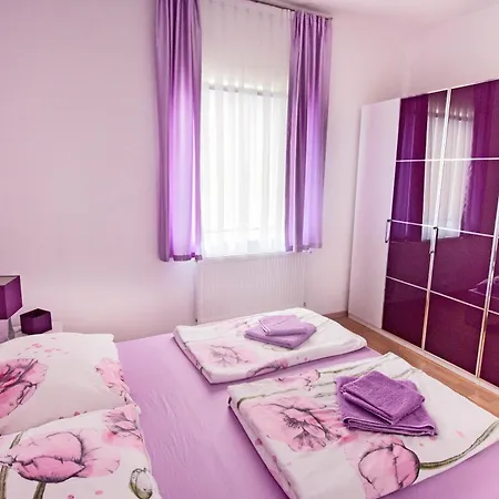 Apartment Vukadin Pula Exterior photo